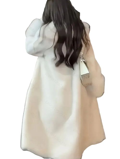 Elegancki Damski Płaszcz ze Sztucznego Futra – Old Money